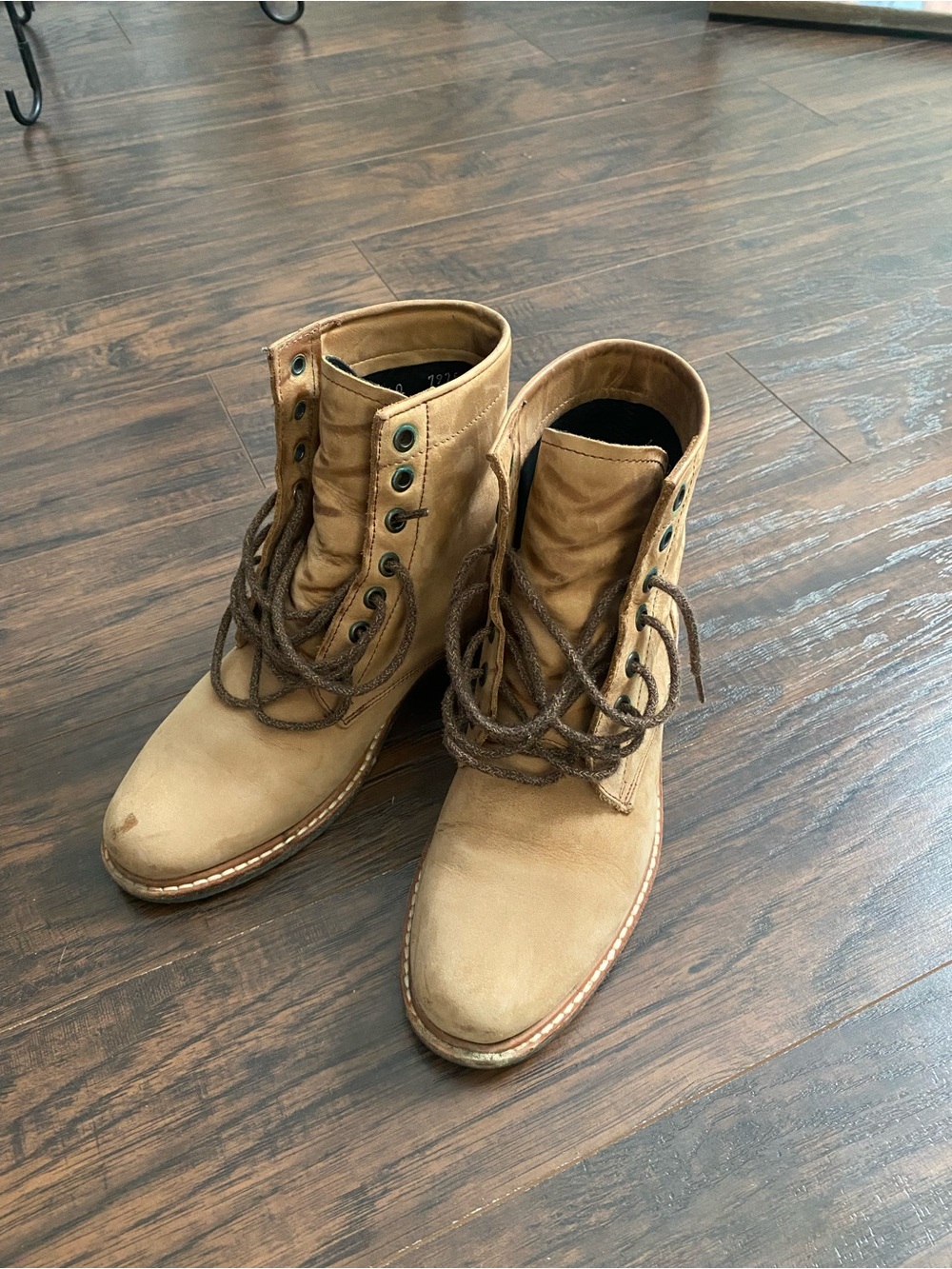 Nisolo Tan Lace-Up Leather Boots